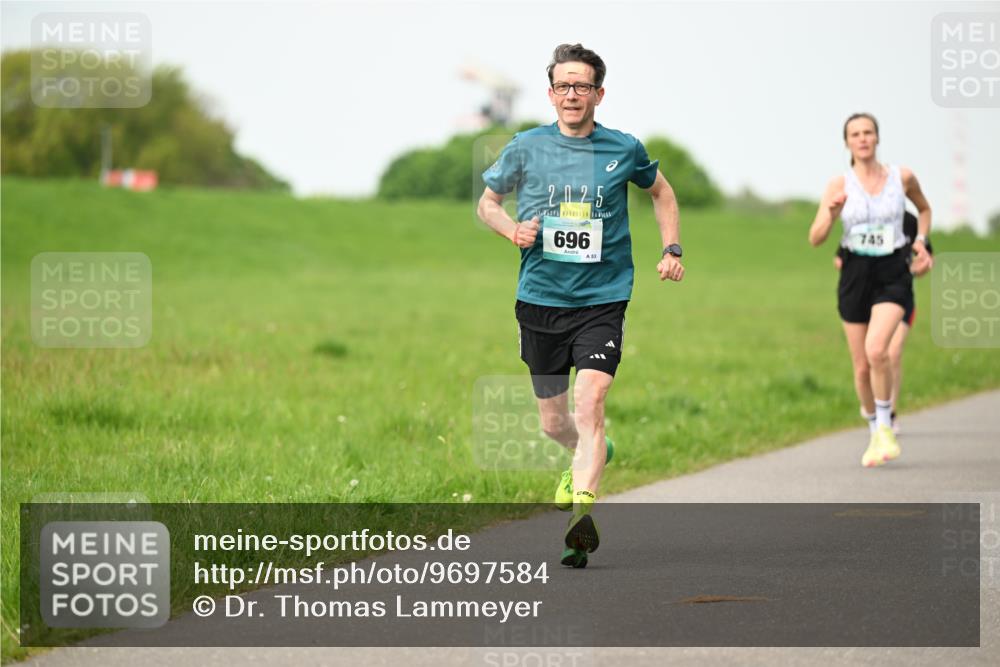 10.05.2026 - 8. Wedeler Halbmarathon Dr. Thomas Lammeyer http://msf.ph/oto/9697584 10.05.2026 11:29:51 Laufen 2025, 696, 745 meine-sportfotos.de