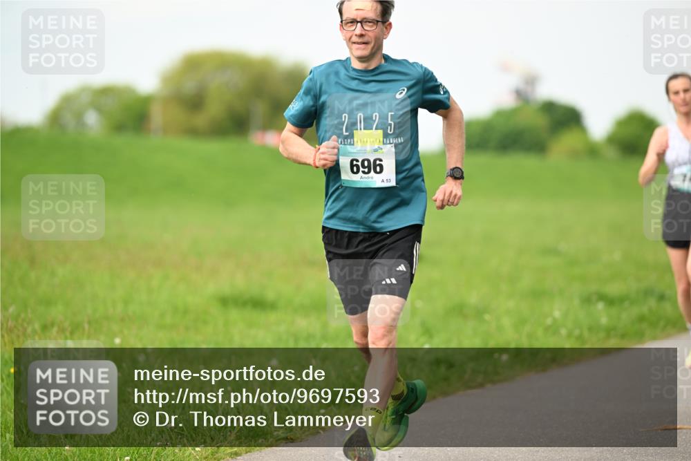 10.05.2026 - 8. Wedeler Halbmarathon Dr. Thomas Lammeyer http://msf.ph/oto/9697593 10.05.2026 11:29:52 Laufen 2025, 969 meine-sportfotos.de