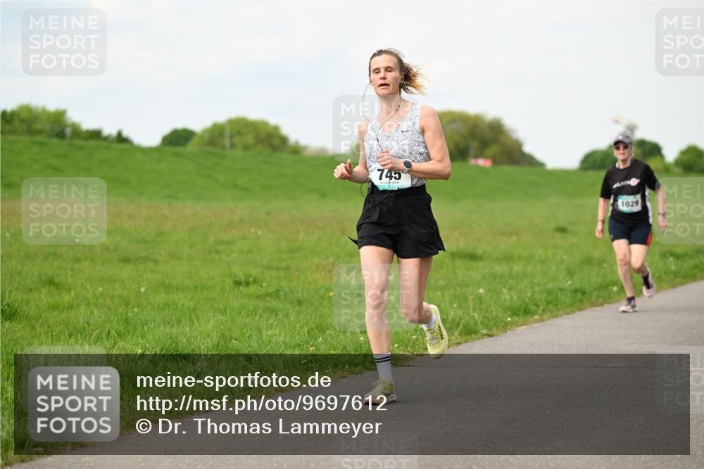 10.05.2026 - 8. Wedeler Halbmarathon Dr. Thomas Lammeyer http://msf.ph/oto/9697612 10.05.2026 11:29:56 Laufen 745, 1029 meine-sportfotos.de