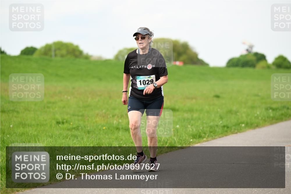 10.05.2026 - 8. Wedeler Halbmarathon Dr. Thomas Lammeyer http://msf.ph/oto/9697627 10.05.2026 11:29:58 Laufen 1029 meine-sportfotos.de