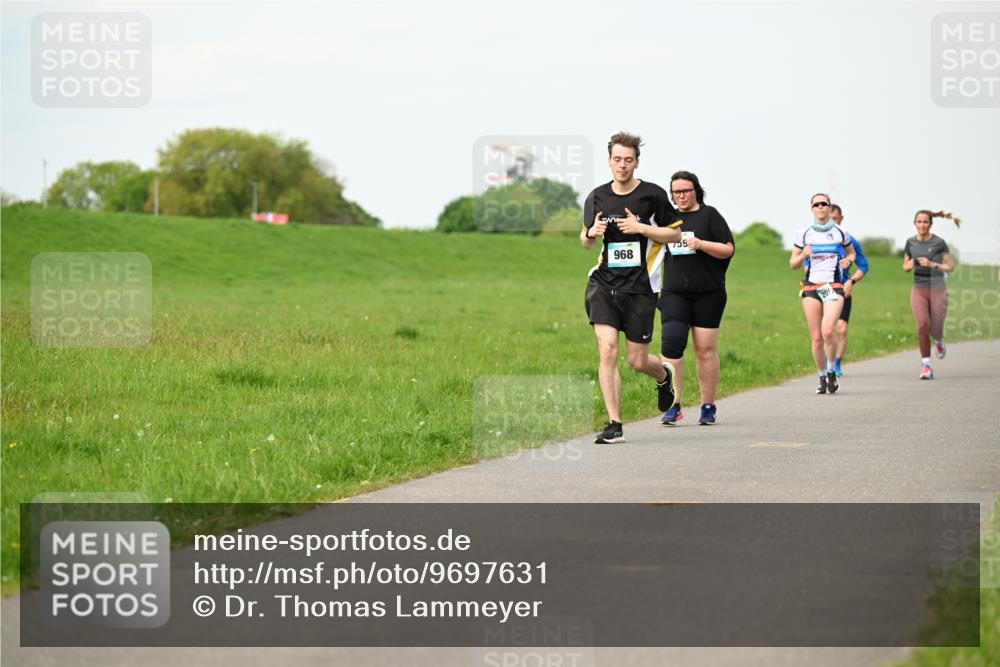 10.05.2026 - 8. Wedeler Halbmarathon Dr. Thomas Lammeyer http://msf.ph/oto/9697631 10.05.2026 11:29:59 Laufen 968, 759 meine-sportfotos.de