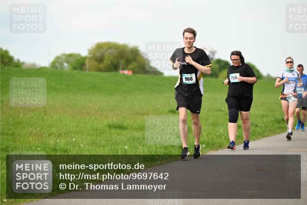 10.05.2026 - 8. Wedeler Halbmarathon Dr. Thomas Lammeyer http://msf.ph/oto/9697642 10.05.2026 11:30:01 Laufen 968, 759, 2011, 444 meine-sportfotos.de