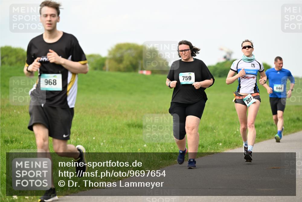 10.05.2026 - 8. Wedeler Halbmarathon Dr. Thomas Lammeyer http://msf.ph/oto/9697654 10.05.2026 11:30:03 Laufen 968, 759, 2012, 844 meine-sportfotos.de