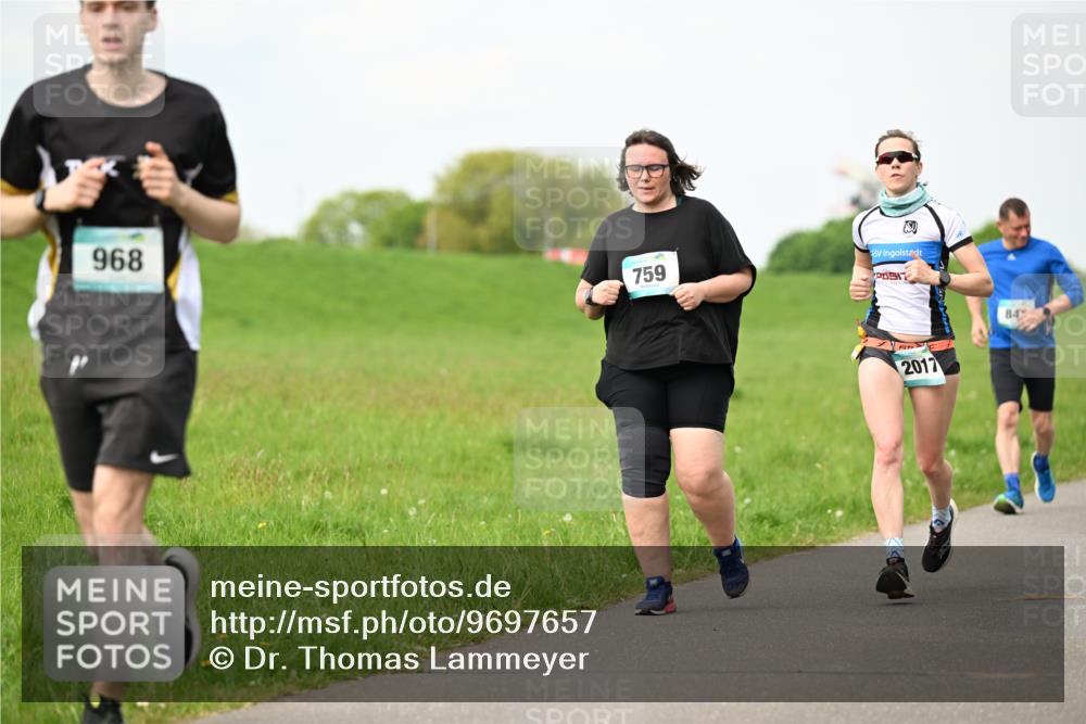 10.05.2026 - 8. Wedeler Halbmarathon Dr. Thomas Lammeyer http://msf.ph/oto/9697657 10.05.2026 11:30:04 Laufen 968, 759, 2017 meine-sportfotos.de