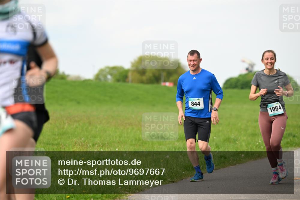10.05.2026 - 8. Wedeler Halbmarathon Dr. Thomas Lammeyer http://msf.ph/oto/9697667 10.05.2026 11:30:07 Laufen 844, 1054 meine-sportfotos.de