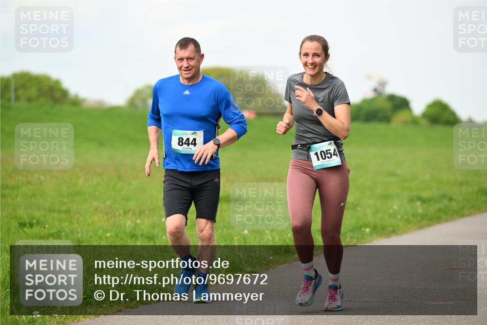 10.05.2026 - 8. Wedeler Halbmarathon Dr. Thomas Lammeyer http://msf.ph/oto/9697672 10.05.2026 11:30:08 Laufen 844, 1054 meine-sportfotos.de