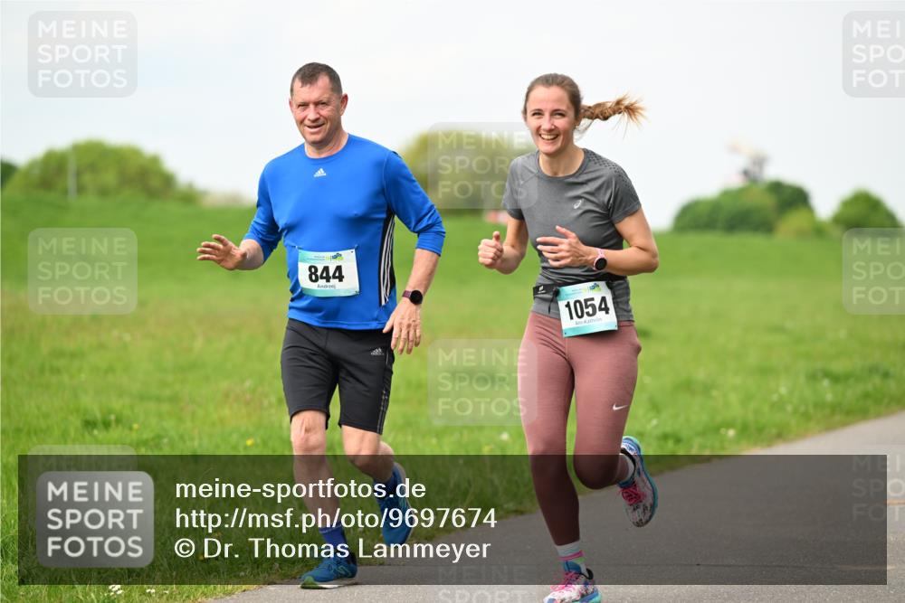 10.05.2026 - 8. Wedeler Halbmarathon Dr. Thomas Lammeyer http://msf.ph/oto/9697674 10.05.2026 11:30:08 Laufen 844, 1054 meine-sportfotos.de