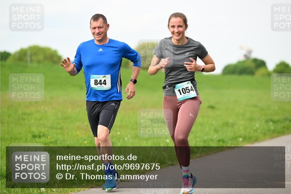 10.05.2026 - 8. Wedeler Halbmarathon Dr. Thomas Lammeyer http://msf.ph/oto/9697675 10.05.2026 11:30:08 Laufen 844, 1054 meine-sportfotos.de