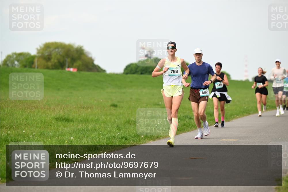 10.05.2026 - 8. Wedeler Halbmarathon Dr. Thomas Lammeyer http://msf.ph/oto/9697679 10.05.2026 11:30:10 Laufen 768, 582, 340 meine-sportfotos.de