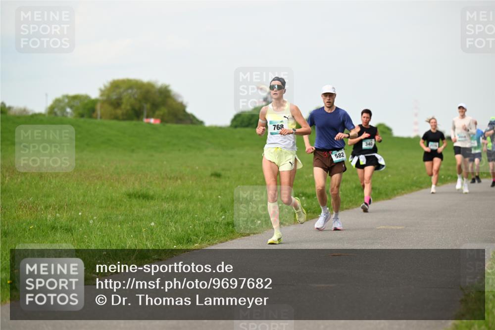 10.05.2026 - 8. Wedeler Halbmarathon Dr. Thomas Lammeyer http://msf.ph/oto/9697682 10.05.2026 11:30:11 Laufen 768, 582, 340 meine-sportfotos.de