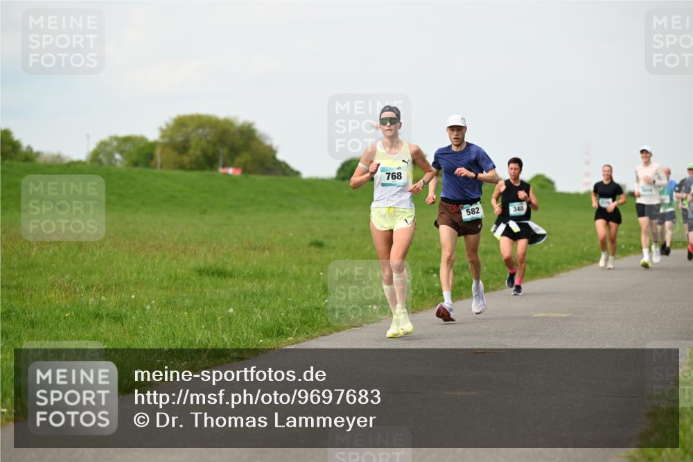 10.05.2026 - 8. Wedeler Halbmarathon Dr. Thomas Lammeyer http://msf.ph/oto/9697683 10.05.2026 11:30:11 Laufen 768, 582, 340 meine-sportfotos.de