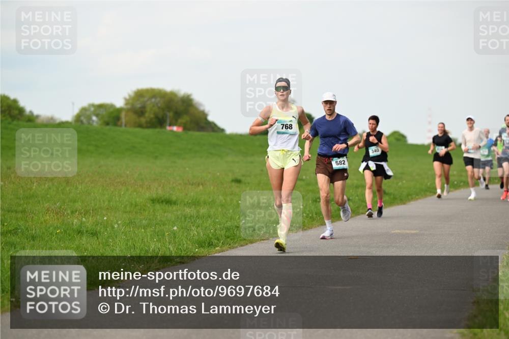 10.05.2026 - 8. Wedeler Halbmarathon Dr. Thomas Lammeyer http://msf.ph/oto/9697684 10.05.2026 11:30:11 Laufen 768, 582, 340 meine-sportfotos.de