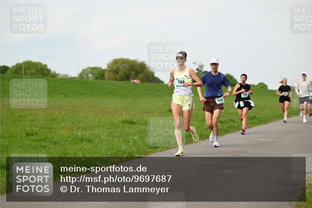 10.05.2026 - 8. Wedeler Halbmarathon Dr. Thomas Lammeyer http://msf.ph/oto/9697687 10.05.2026 11:30:12 Laufen 768, 582, 340 meine-sportfotos.de