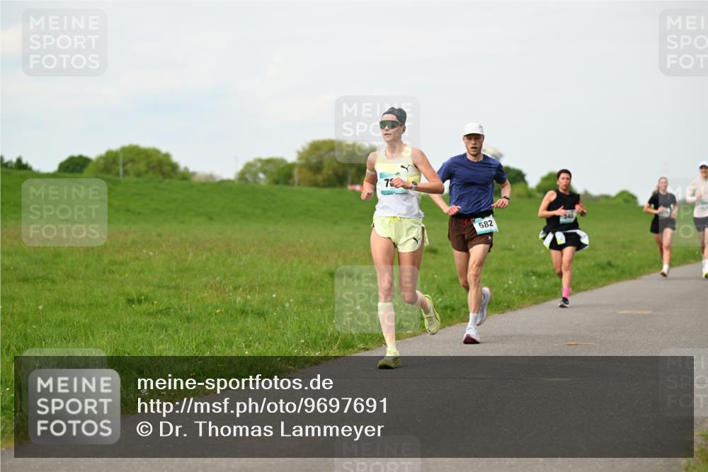 10.05.2026 - 8. Wedeler Halbmarathon Dr. Thomas Lammeyer http://msf.ph/oto/9697691 10.05.2026 11:30:12 Laufen 582, 340 meine-sportfotos.de