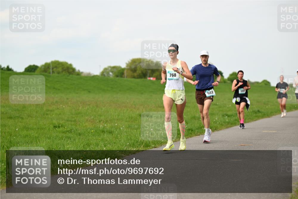 10.05.2026 - 8. Wedeler Halbmarathon Dr. Thomas Lammeyer http://msf.ph/oto/9697692 10.05.2026 11:30:12 Laufen 768, 582, 340 meine-sportfotos.de
