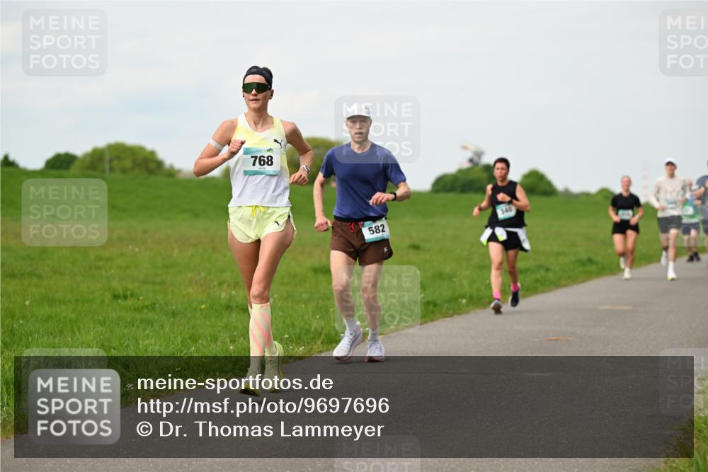 10.05.2026 - 8. Wedeler Halbmarathon Dr. Thomas Lammeyer http://msf.ph/oto/9697696 10.05.2026 11:30:13 Laufen 768, 582, 340 meine-sportfotos.de