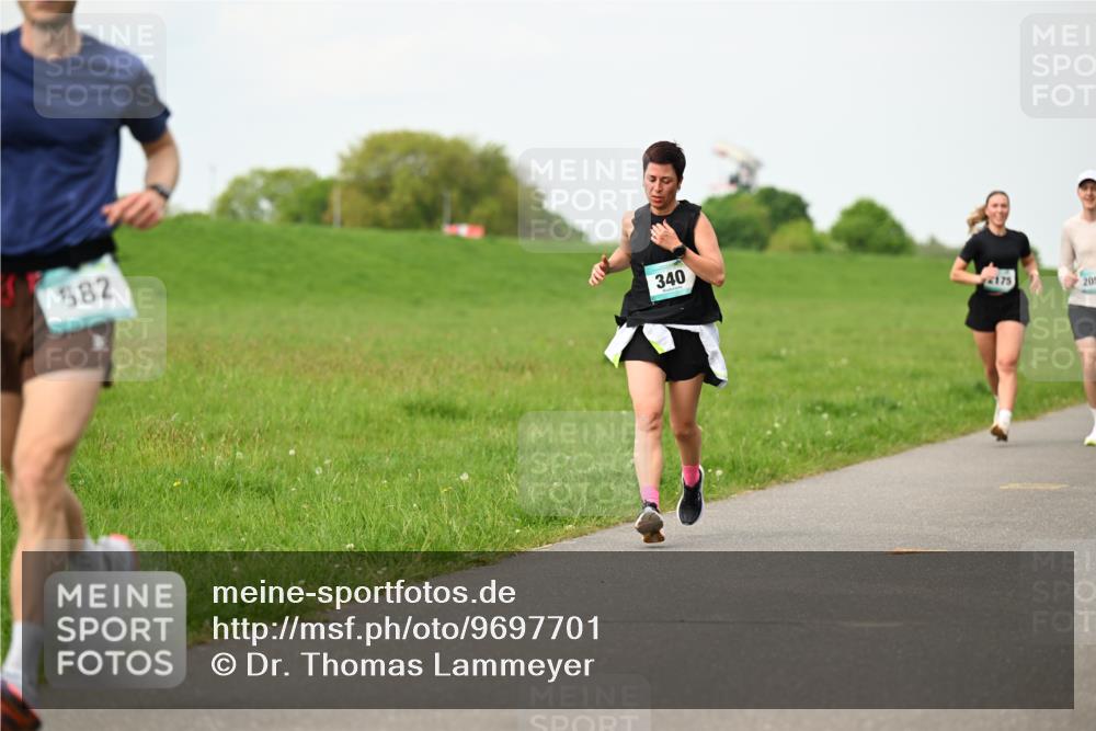 10.05.2026 - 8. Wedeler Halbmarathon Dr. Thomas Lammeyer http://msf.ph/oto/9697701 10.05.2026 11:30:14 Laufen 582, 340, 175, 205 meine-sportfotos.de