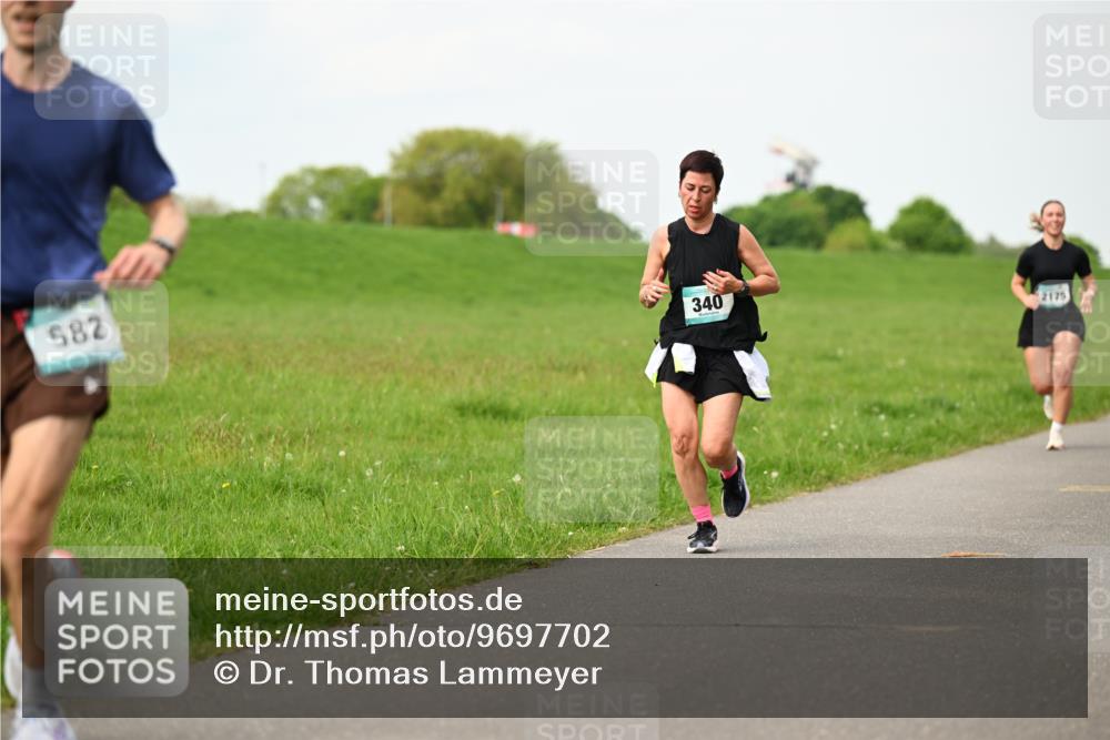 10.05.2026 - 8. Wedeler Halbmarathon Dr. Thomas Lammeyer http://msf.ph/oto/9697702 10.05.2026 11:30:15 Laufen 582, 340, 2175 meine-sportfotos.de