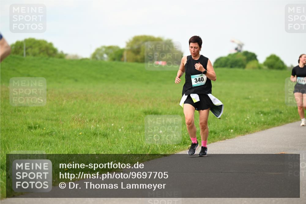 10.05.2026 - 8. Wedeler Halbmarathon Dr. Thomas Lammeyer http://msf.ph/oto/9697705 10.05.2026 11:30:15 Laufen 340, 2175 meine-sportfotos.de