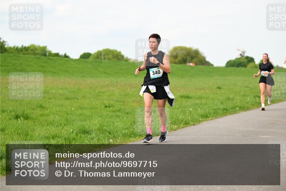 10.05.2026 - 8. Wedeler Halbmarathon Dr. Thomas Lammeyer http://msf.ph/oto/9697715 10.05.2026 11:30:16 Laufen 340 meine-sportfotos.de