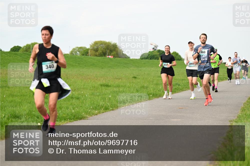 10.05.2026 - 8. Wedeler Halbmarathon Dr. Thomas Lammeyer http://msf.ph/oto/9697716 10.05.2026 11:30:17 Laufen 340, 217, 205, 360 meine-sportfotos.de
