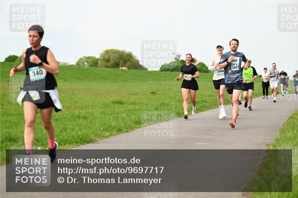 10.05.2026 - 8. Wedeler Halbmarathon Dr. Thomas Lammeyer http://msf.ph/oto/9697717 10.05.2026 11:30:17 Laufen 340, 2058, 360 meine-sportfotos.de