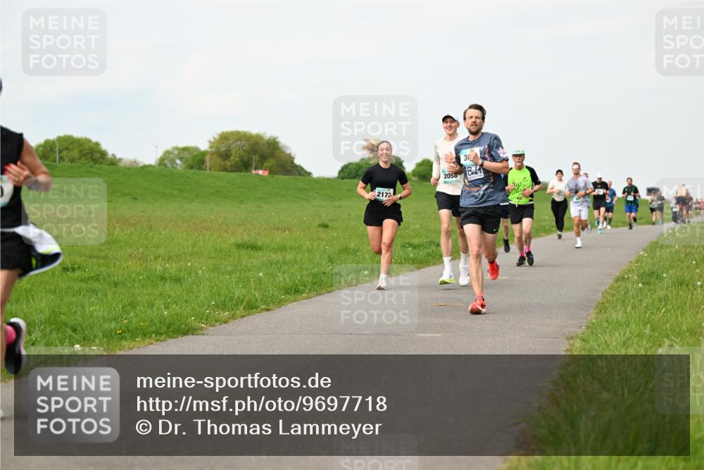 10.05.2026 - 8. Wedeler Halbmarathon Dr. Thomas Lammeyer http://msf.ph/oto/9697718 10.05.2026 11:30:17 Laufen 2056, 2173 meine-sportfotos.de