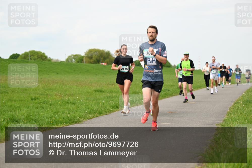 10.05.2026 - 8. Wedeler Halbmarathon Dr. Thomas Lammeyer http://msf.ph/oto/9697726 10.05.2026 11:30:19 Laufen 2175 meine-sportfotos.de