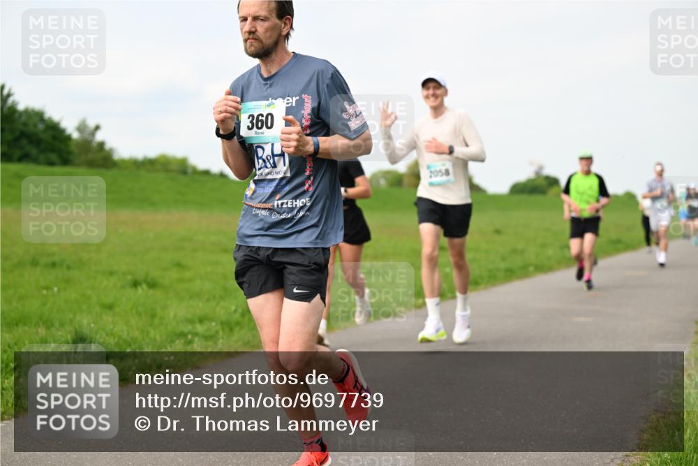 10.05.2026 - 8. Wedeler Halbmarathon Dr. Thomas Lammeyer http://msf.ph/oto/9697739 10.05.2026 11:30:21 Laufen 360, 2058 meine-sportfotos.de