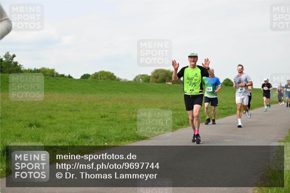 10.05.2026 - 8. Wedeler Halbmarathon Dr. Thomas Lammeyer http://msf.ph/oto/9697744 10.05.2026 11:30:23 Laufen 924 meine-sportfotos.de