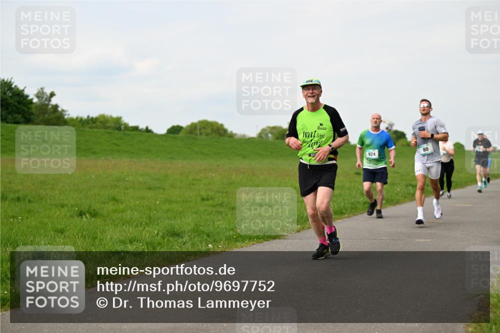 10.05.2026 - 8. Wedeler Halbmarathon Dr. Thomas Lammeyer http://msf.ph/oto/9697752 10.05.2026 11:30:23 Laufen 924 meine-sportfotos.de