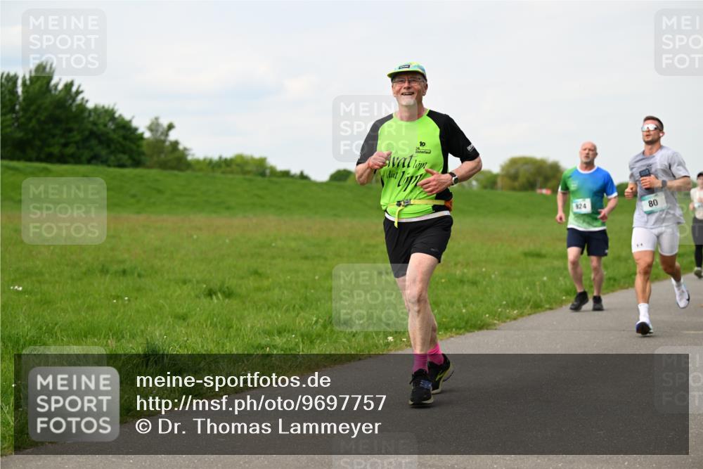 10.05.2026 - 8. Wedeler Halbmarathon Dr. Thomas Lammeyer http://msf.ph/oto/9697757 10.05.2026 11:30:24 Laufen 924 meine-sportfotos.de