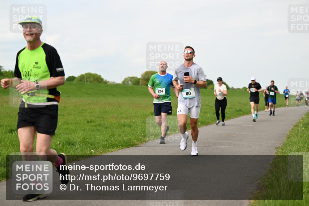 10.05.2026 - 8. Wedeler Halbmarathon Dr. Thomas Lammeyer http://msf.ph/oto/9697759 10.05.2026 11:30:25 Laufen 924 meine-sportfotos.de