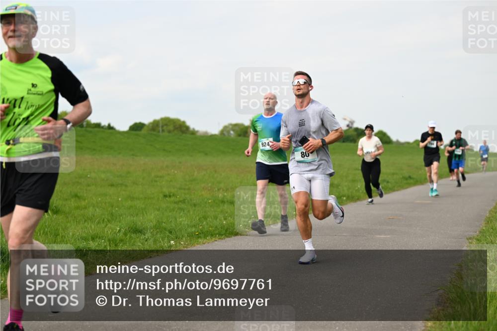 10.05.2026 - 8. Wedeler Halbmarathon Dr. Thomas Lammeyer http://msf.ph/oto/9697761 10.05.2026 11:30:25 Laufen 924 meine-sportfotos.de