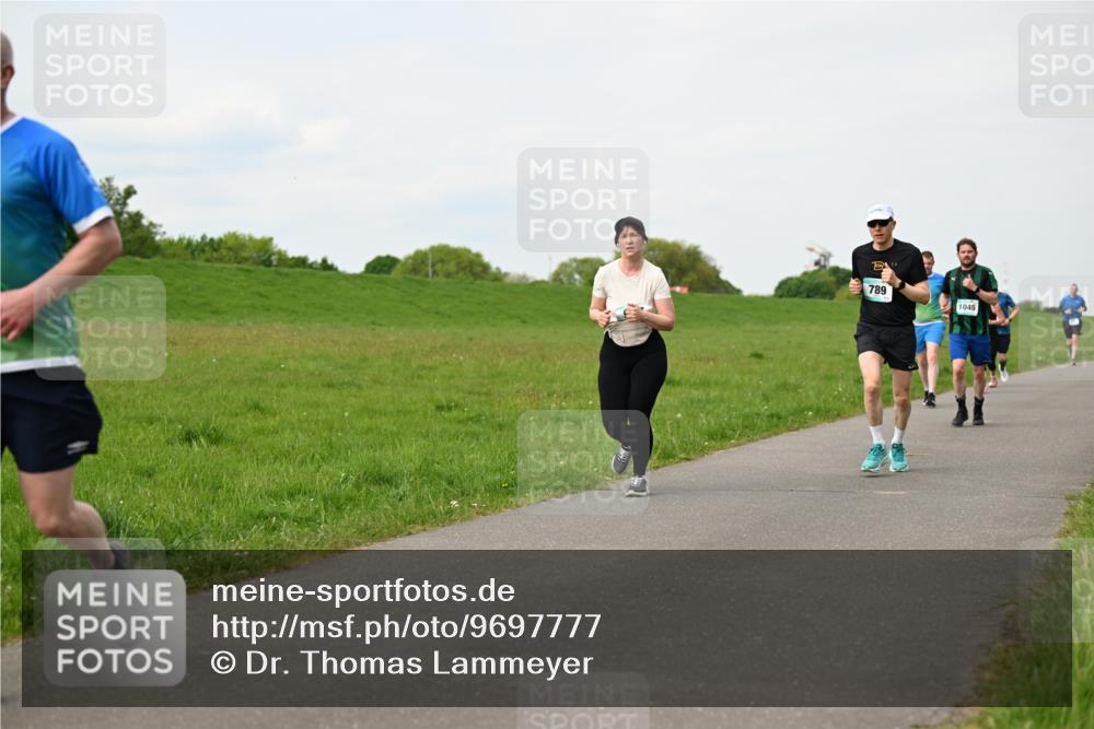 10.05.2026 - 8. Wedeler Halbmarathon Dr. Thomas Lammeyer http://msf.ph/oto/9697777 10.05.2026 11:30:28 Laufen 789, 1045 meine-sportfotos.de