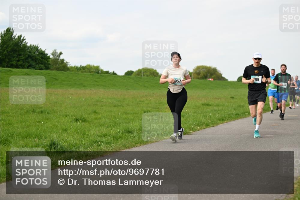 10.05.2026 - 8. Wedeler Halbmarathon Dr. Thomas Lammeyer http://msf.ph/oto/9697781 10.05.2026 11:30:29 Laufen 957, 789 meine-sportfotos.de