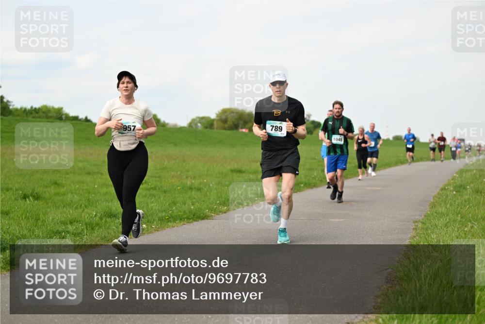 10.05.2026 - 8. Wedeler Halbmarathon Dr. Thomas Lammeyer http://msf.ph/oto/9697783 10.05.2026 11:30:29 Laufen 957, 789, 1045 meine-sportfotos.de