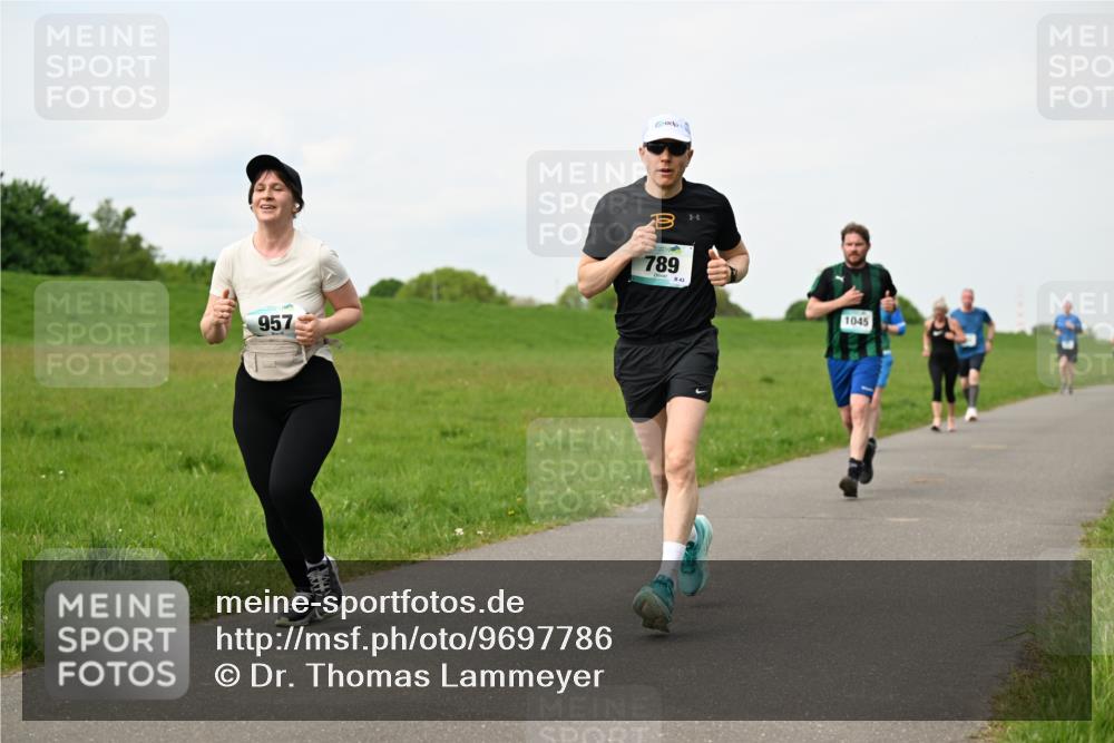 10.05.2026 - 8. Wedeler Halbmarathon Dr. Thomas Lammeyer http://msf.ph/oto/9697786 10.05.2026 11:30:30 Laufen 957, 789, 1045 meine-sportfotos.de