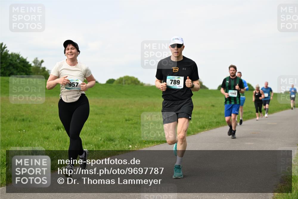 10.05.2026 - 8. Wedeler Halbmarathon Dr. Thomas Lammeyer http://msf.ph/oto/9697787 10.05.2026 11:30:30 Laufen 957, 789, 843, 1045 meine-sportfotos.de