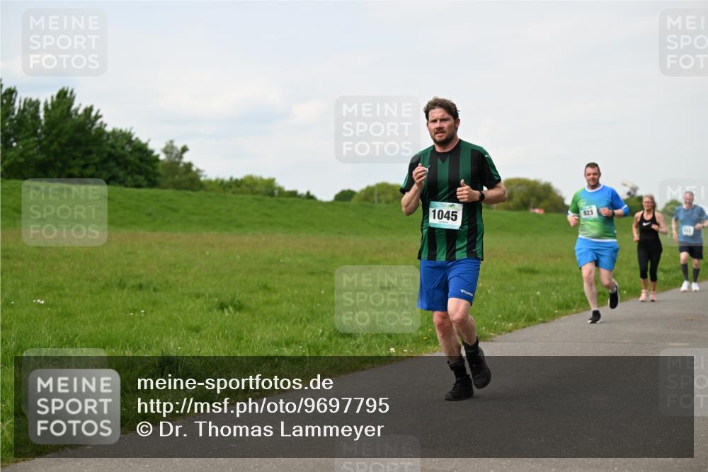 10.05.2026 - 8. Wedeler Halbmarathon Dr. Thomas Lammeyer http://msf.ph/oto/9697795 10.05.2026 11:30:32 Laufen 1045, 923 meine-sportfotos.de