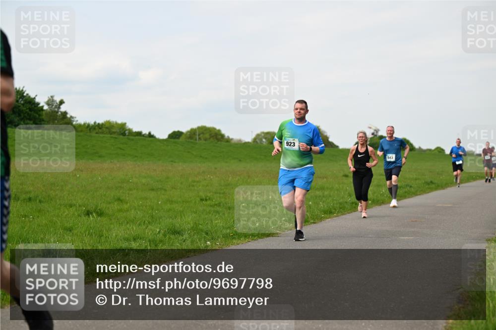 10.05.2026 - 8. Wedeler Halbmarathon Dr. Thomas Lammeyer http://msf.ph/oto/9697798 10.05.2026 11:30:33 Laufen 923, 543 meine-sportfotos.de