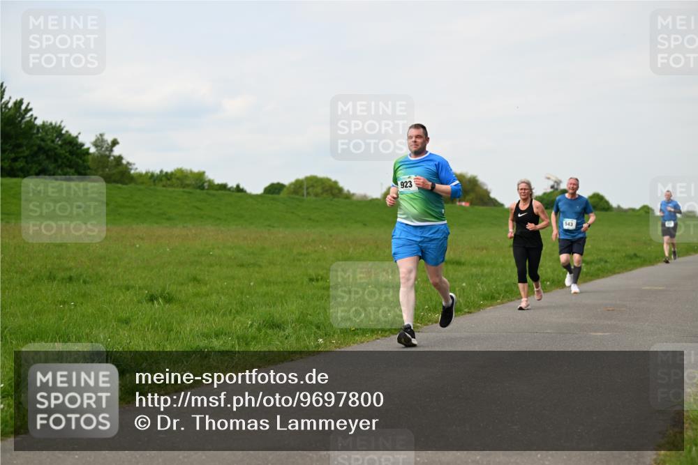 10.05.2026 - 8. Wedeler Halbmarathon Dr. Thomas Lammeyer http://msf.ph/oto/9697800 10.05.2026 11:30:33 Laufen 923, 543 meine-sportfotos.de