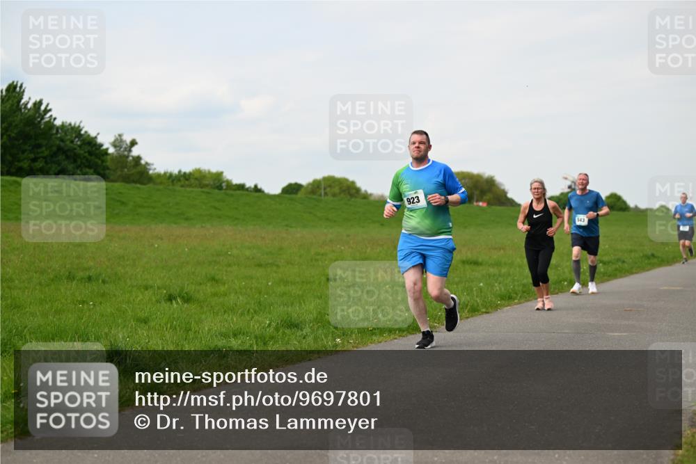 10.05.2026 - 8. Wedeler Halbmarathon Dr. Thomas Lammeyer http://msf.ph/oto/9697801 10.05.2026 11:30:33 Laufen 923, 543 meine-sportfotos.de