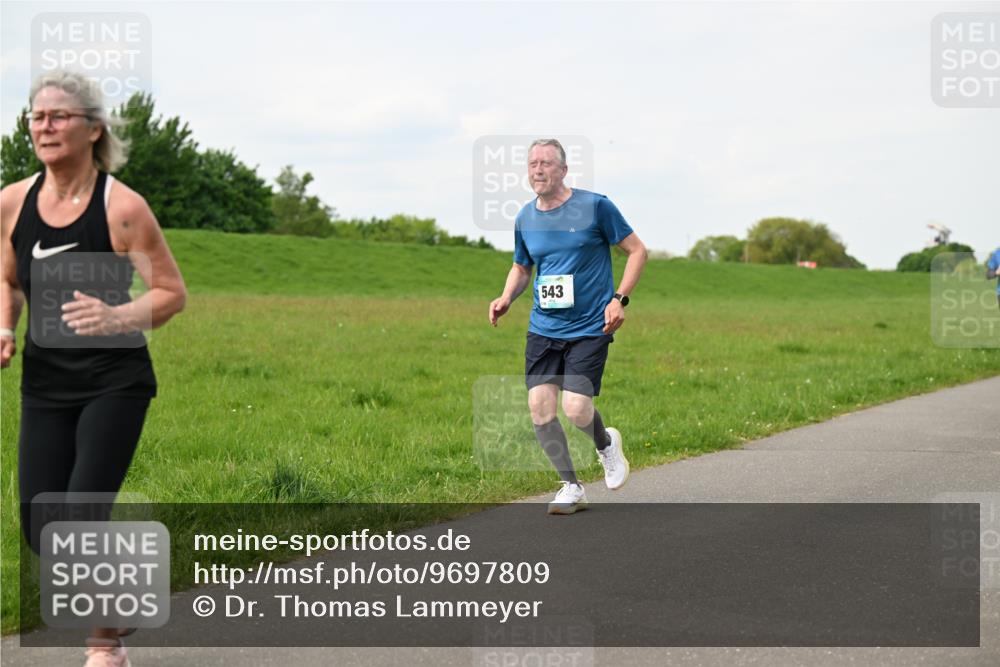 10.05.2026 - 8. Wedeler Halbmarathon Dr. Thomas Lammeyer http://msf.ph/oto/9697809 10.05.2026 11:30:37 Laufen 543 meine-sportfotos.de