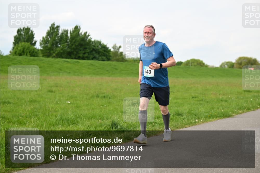 10.05.2026 - 8. Wedeler Halbmarathon Dr. Thomas Lammeyer http://msf.ph/oto/9697814 10.05.2026 11:30:38 Laufen 543 meine-sportfotos.de