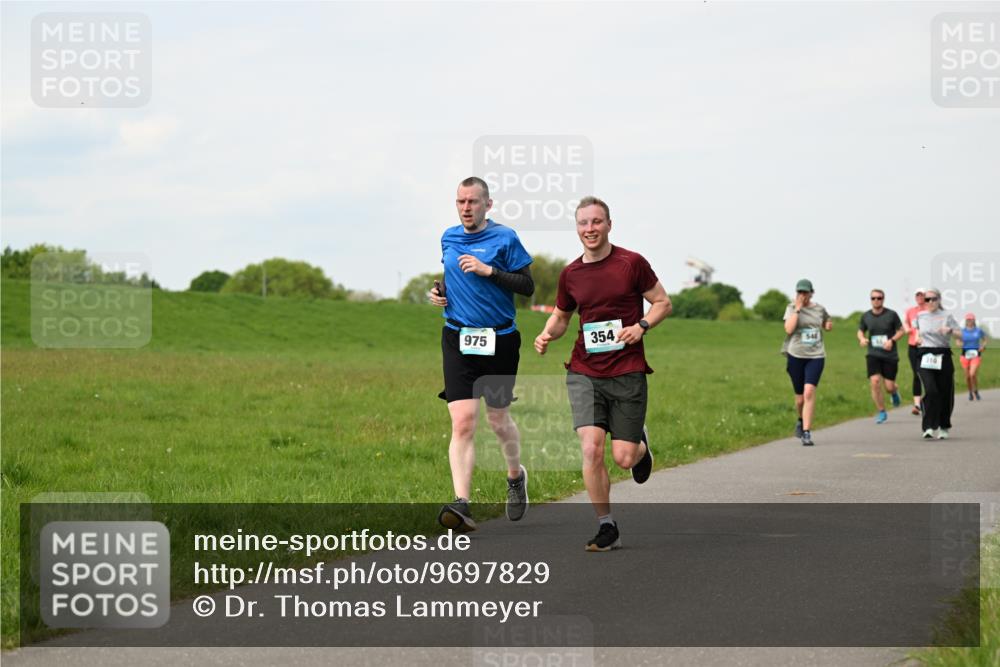 10.05.2026 - 8. Wedeler Halbmarathon Dr. Thomas Lammeyer http://msf.ph/oto/9697829 10.05.2026 11:30:42 Laufen 975, 354 meine-sportfotos.de