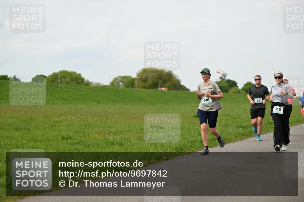 10.05.2026 - 8. Wedeler Halbmarathon Dr. Thomas Lammeyer http://msf.ph/oto/9697842 10.05.2026 11:30:45 Laufen 540, 310 meine-sportfotos.de