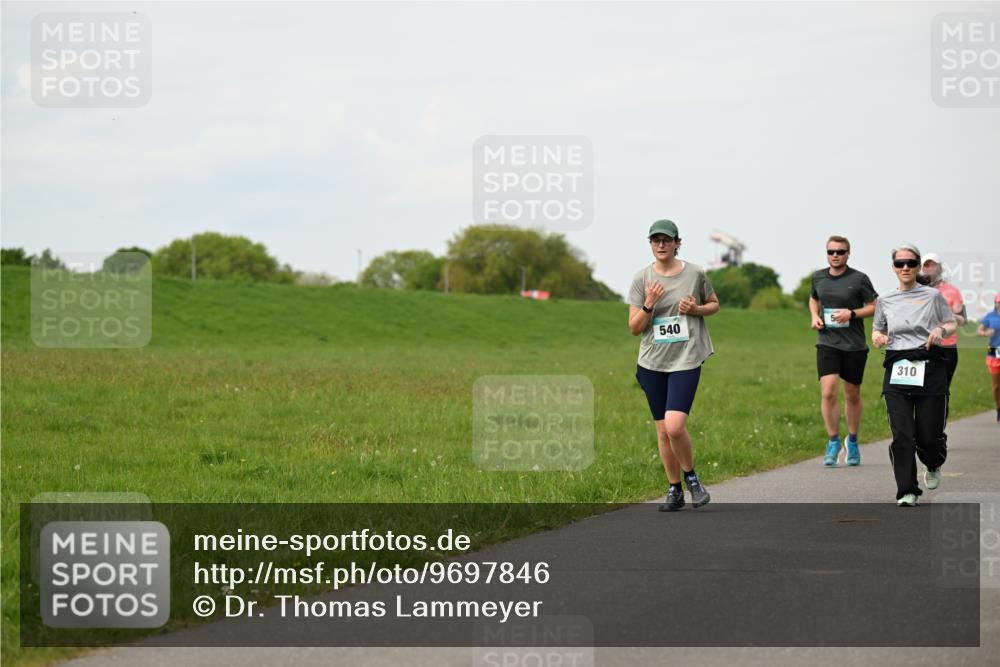 10.05.2026 - 8. Wedeler Halbmarathon Dr. Thomas Lammeyer http://msf.ph/oto/9697846 10.05.2026 11:30:45 Laufen 540, 310 meine-sportfotos.de