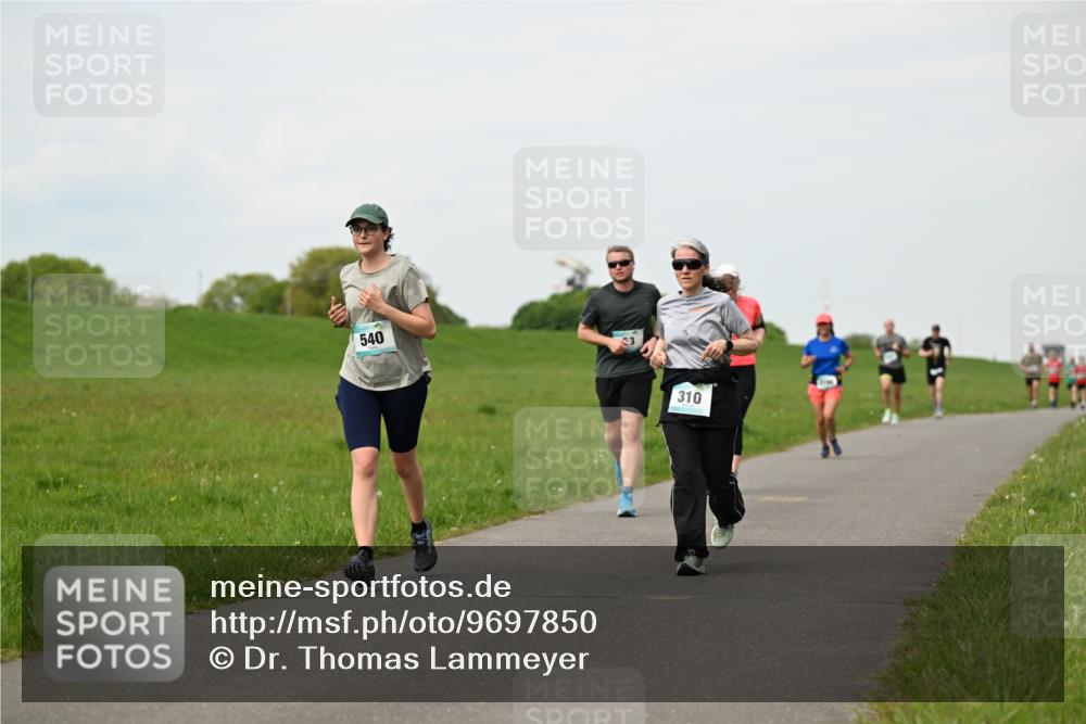 10.05.2026 - 8. Wedeler Halbmarathon Dr. Thomas Lammeyer http://msf.ph/oto/9697850 10.05.2026 11:30:46 Laufen 540, 310 meine-sportfotos.de