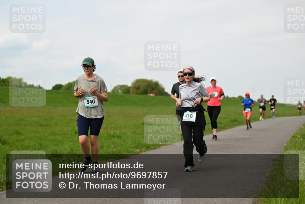 10.05.2026 - 8. Wedeler Halbmarathon Dr. Thomas Lammeyer http://msf.ph/oto/9697857 10.05.2026 11:30:47 Laufen 540, 310 meine-sportfotos.de